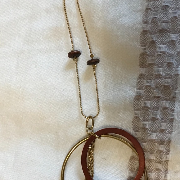 Guess Gold Tone Circle Dangle Necklace - New, never worn - Picture 4 of 6